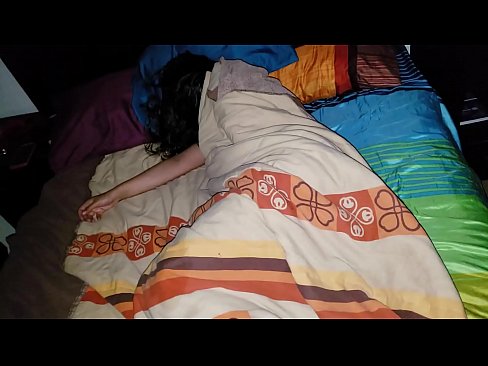 ❤️ Stepson akimtusi mama yake mdogo wa kambo wakati amelala. Fucking ❌❤